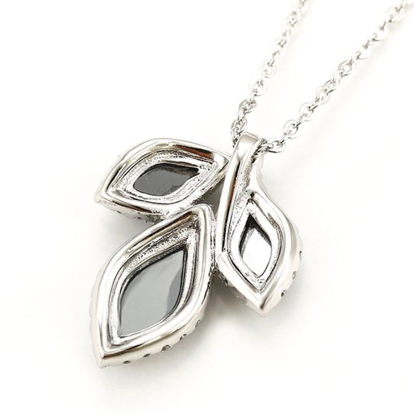 Gorgeous Tri-leaf Swarovski Necklace - Picture 5 of 11